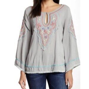 Love Stitch Embroidered Belle Sleeve Top Size L Women Blouse